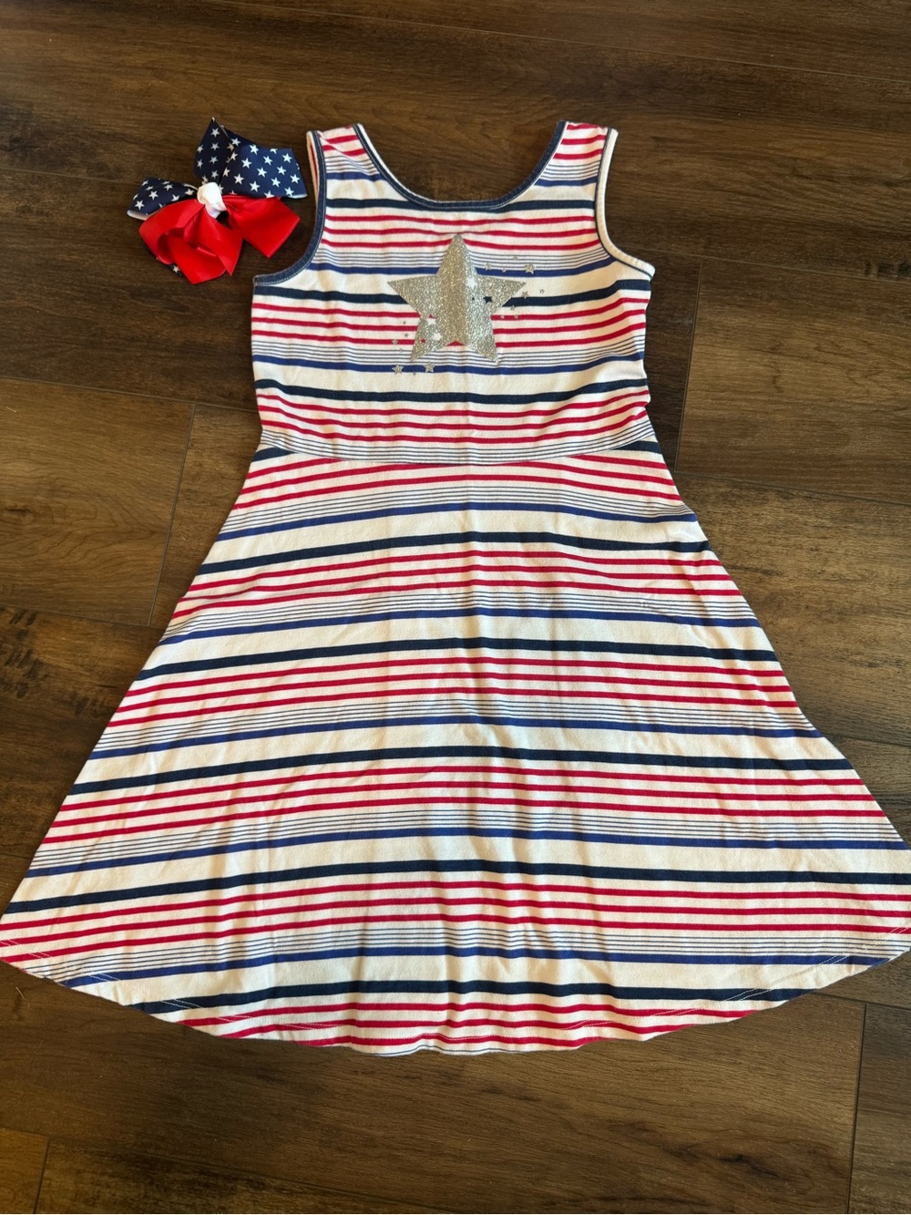 Girls patriotic tank dress size 7 and matching bow